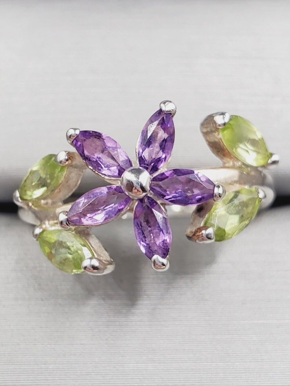 Sterling Silver Purple Amethyst & Green Peridot Floral Ring